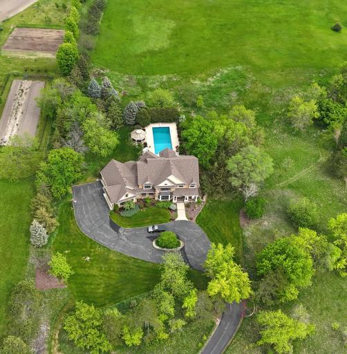 1520 W Farm Road, Chaska, MN 55318