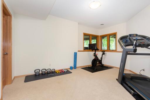 1520 W Farm Road, Chaska, MN 55318