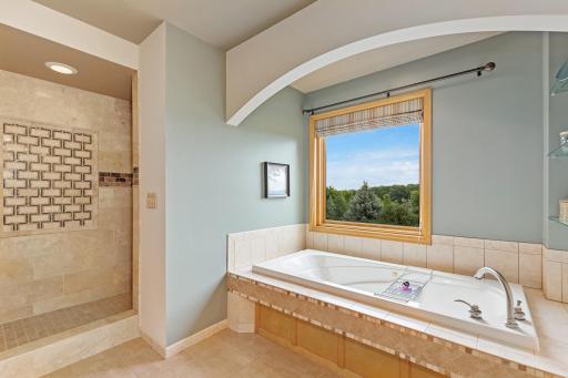 1520 W Farm Road, Chaska, MN 55318