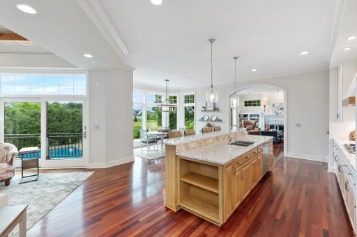 1520 W Farm Road, Chaska, MN 55318