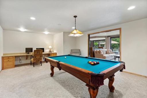 1520 W Farm Road, Chaska, MN 55318