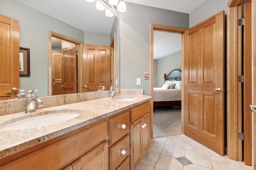 1520 W Farm Road, Chaska, MN 55318