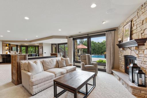 1520 W Farm Road, Chaska, MN 55318