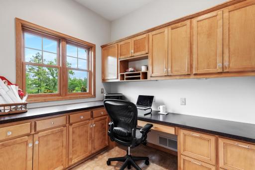 1520 W Farm Road, Chaska, MN 55318