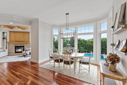 1520 W Farm Road, Chaska, MN 55318