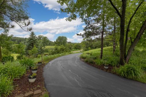 1520 W Farm Road, Chaska, MN 55318