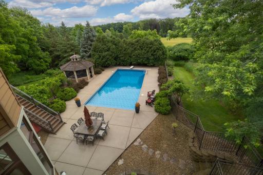 1520 W Farm Road, Chaska, MN 55318