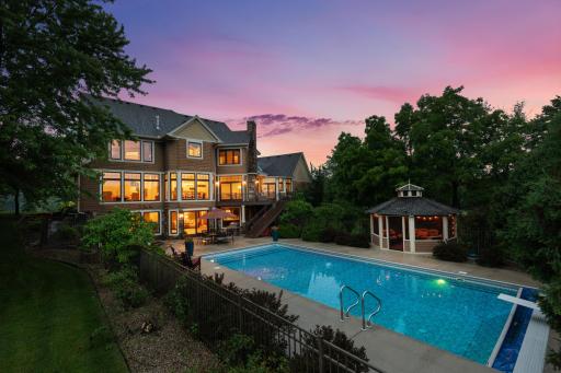 1520 W Farm Road, Chaska, MN 55318