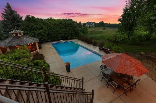 1520 W Farm Road, Chaska, MN 55318