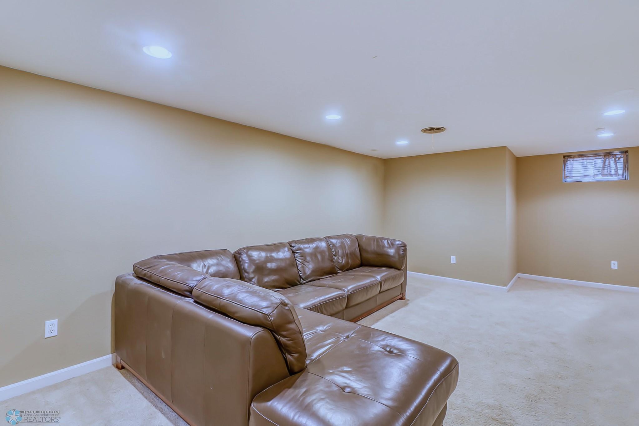 Basement1_1.jpg