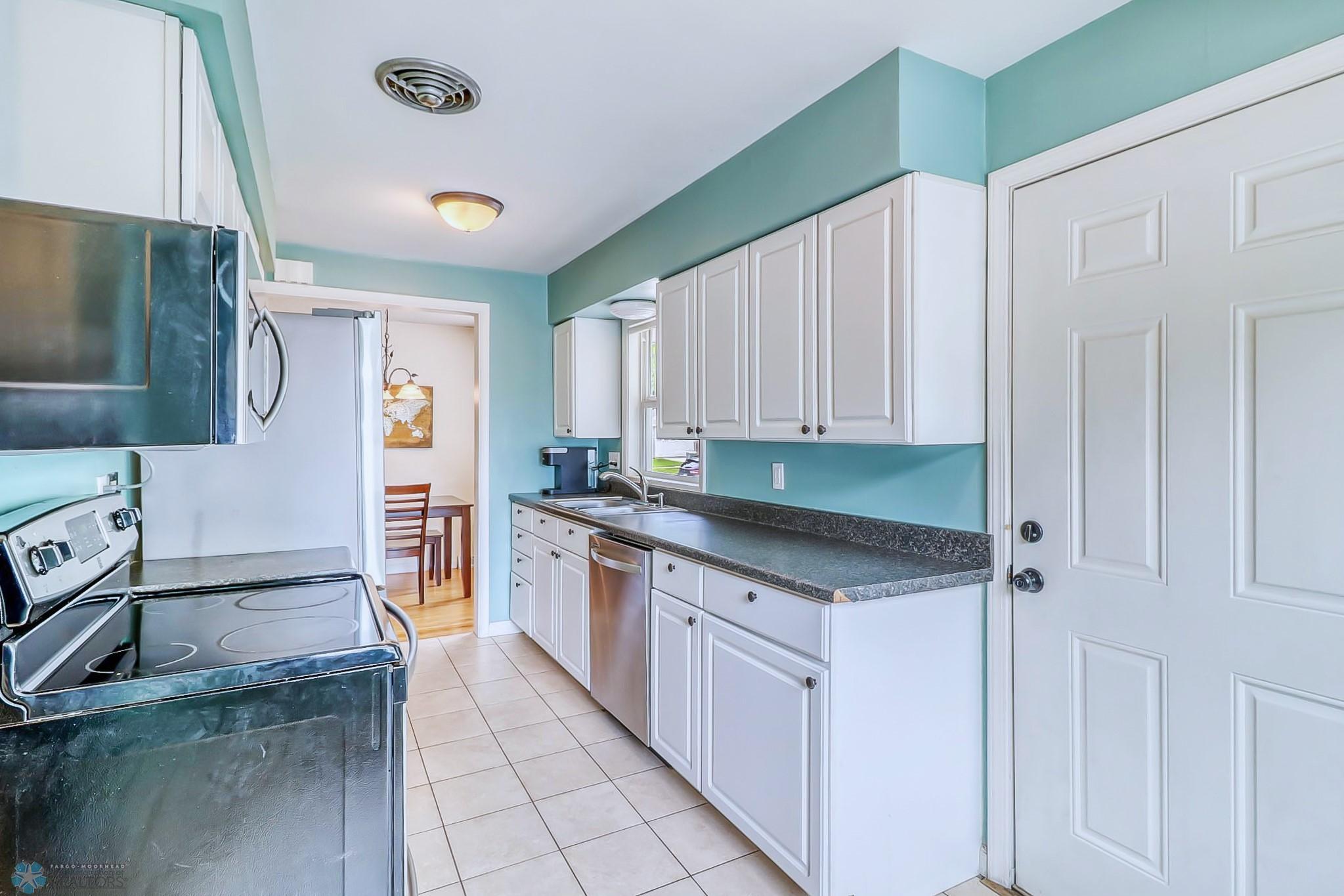 Kitchen1_1.jpg