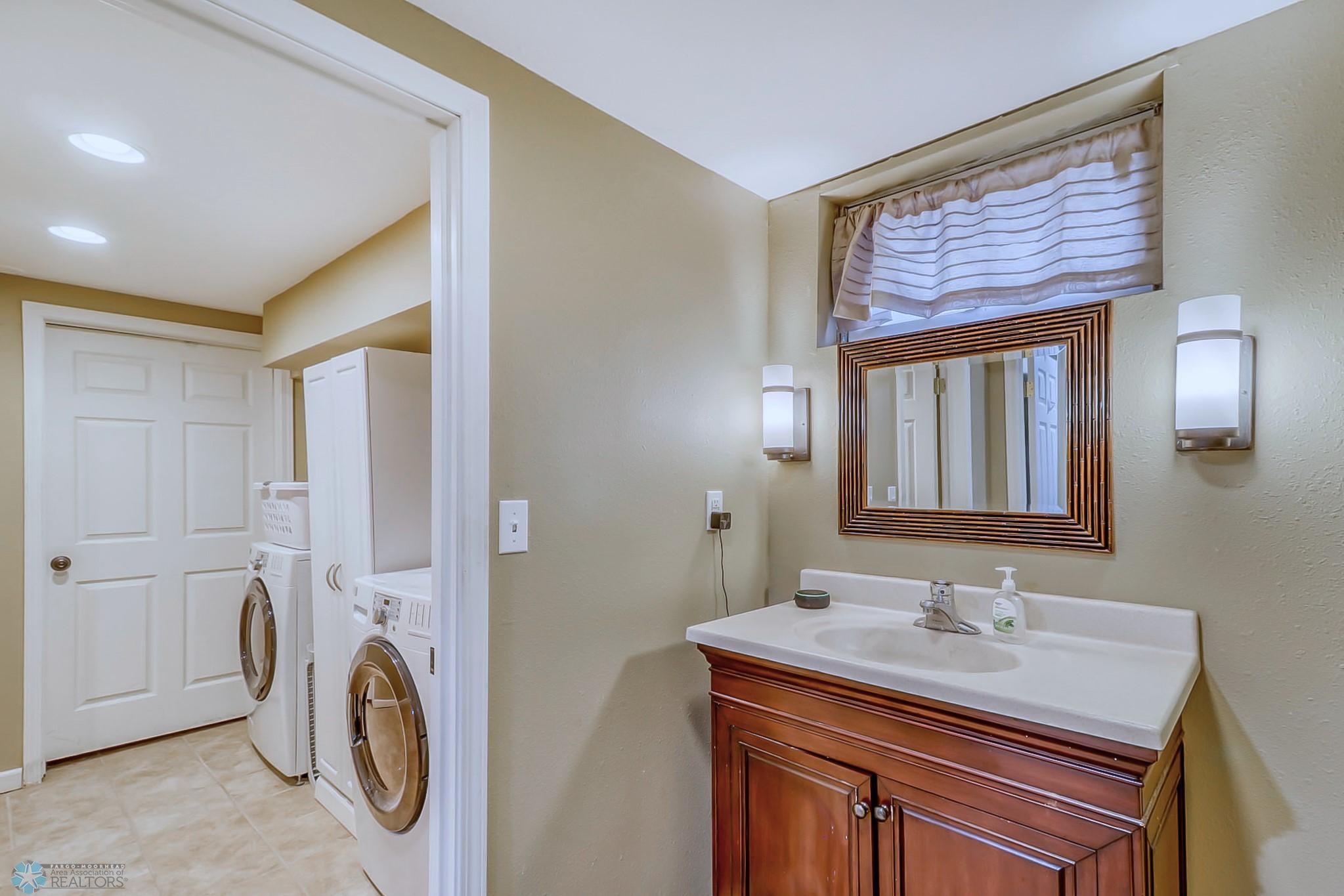 Basement Bathroom1_2.jpg