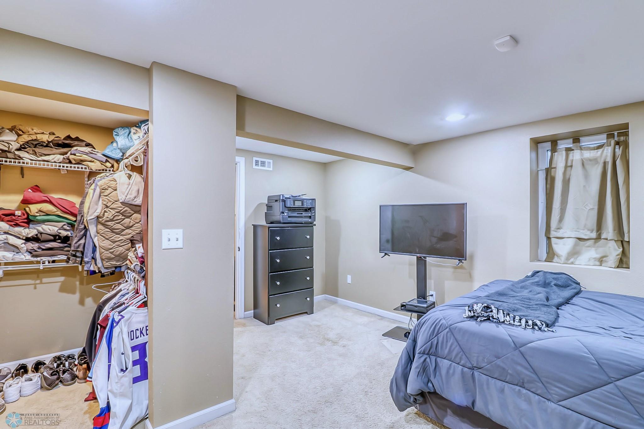 Basement Bedroom1_2.jpg