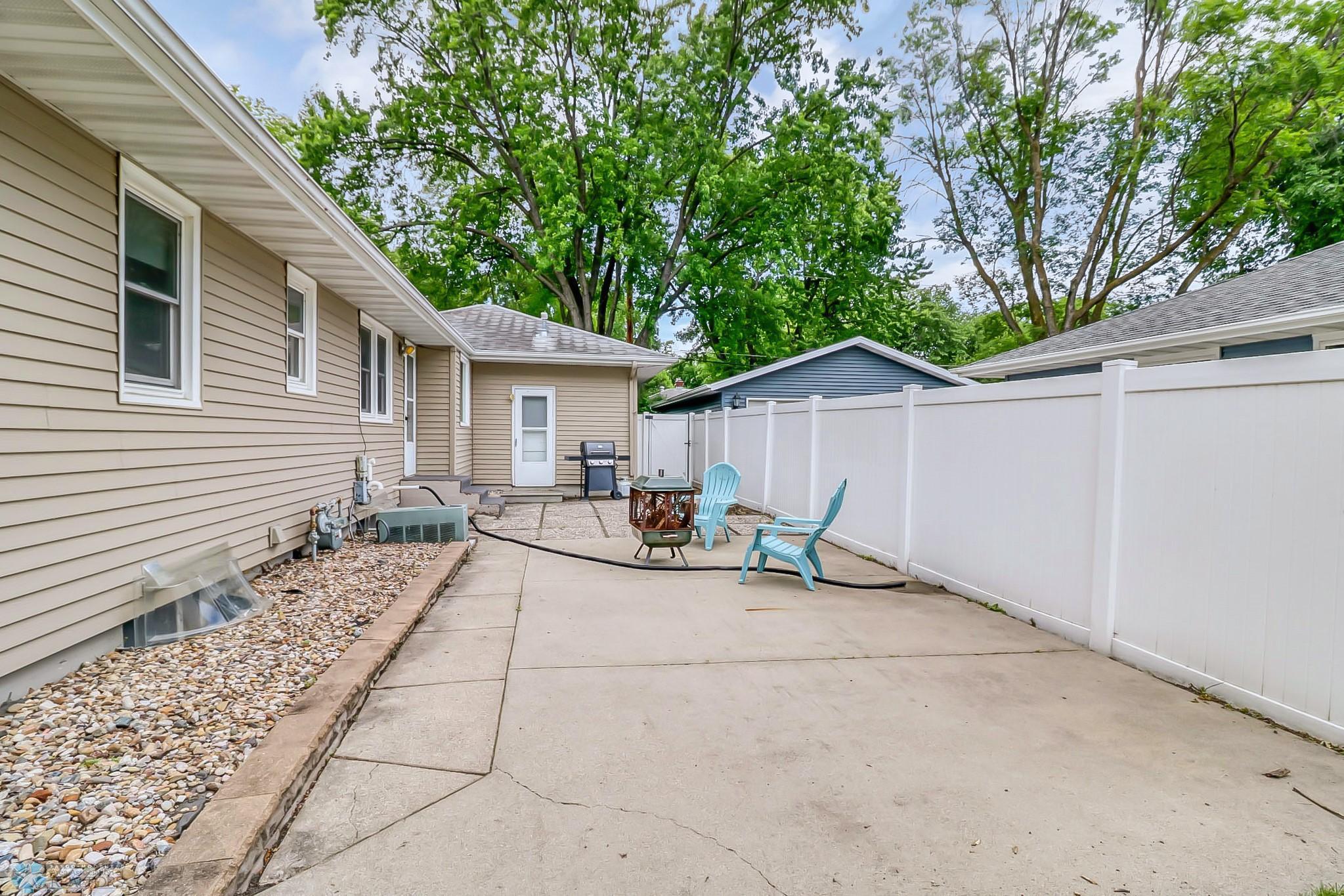 Backyard1_0.jpg