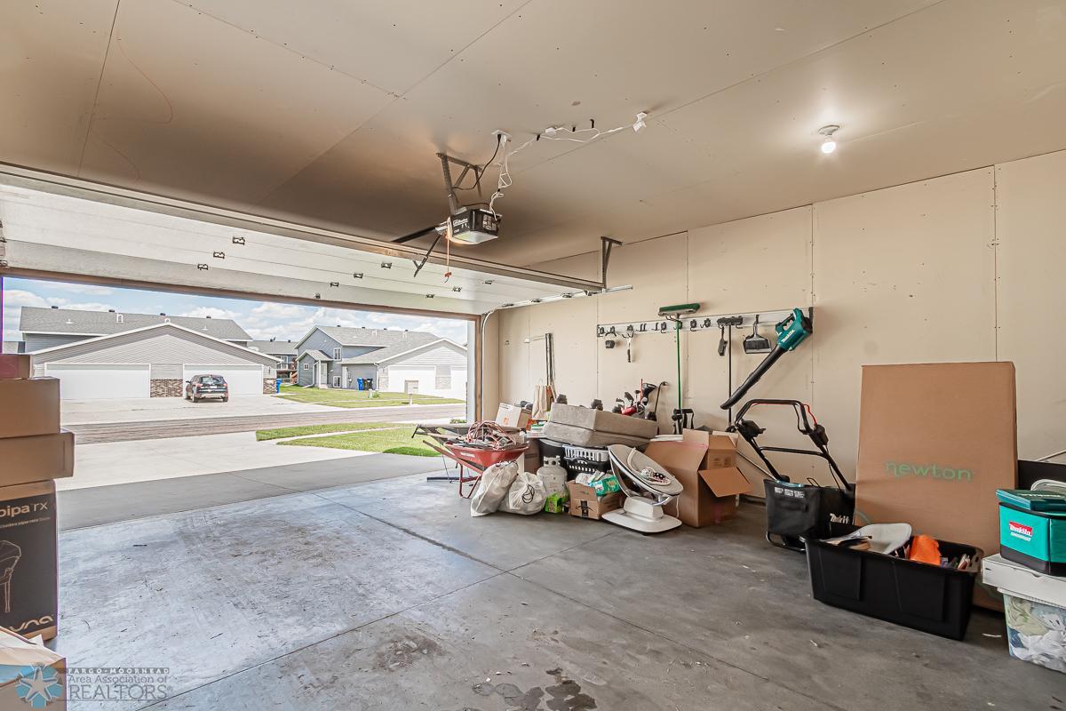 Garage_1.jpg