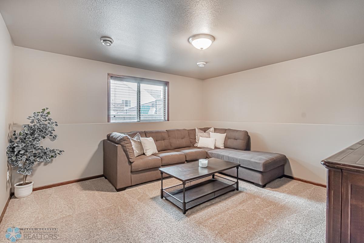 Family_Room_1.jpg