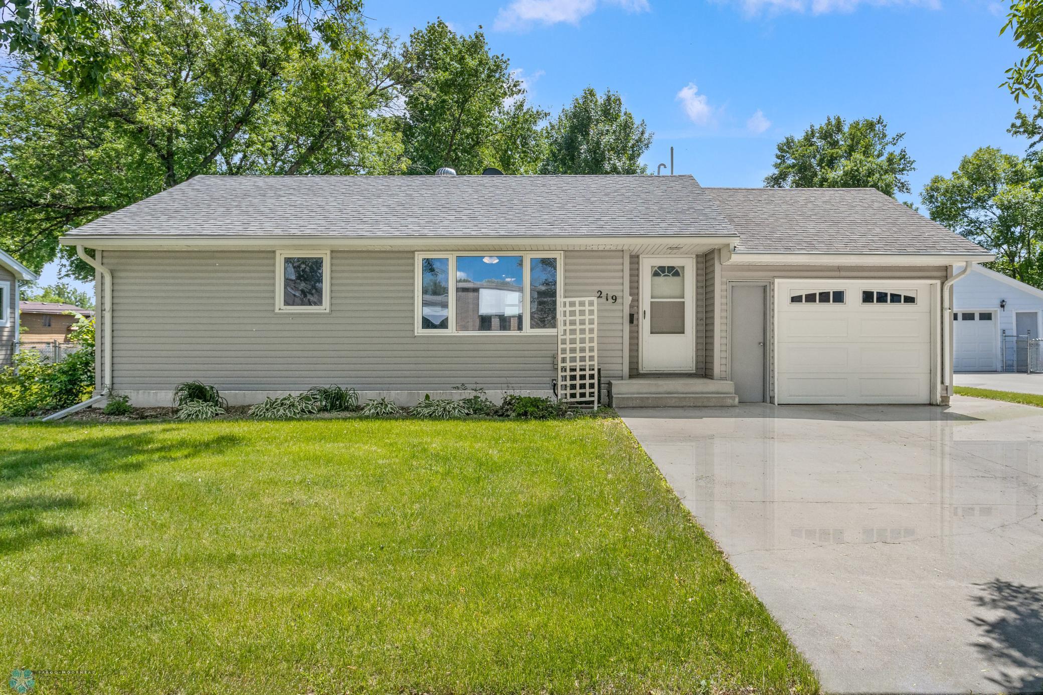 219 5th Ave W West Fargo