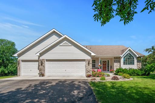 812 Bridle Creek Bay, Jordan, MN 55352