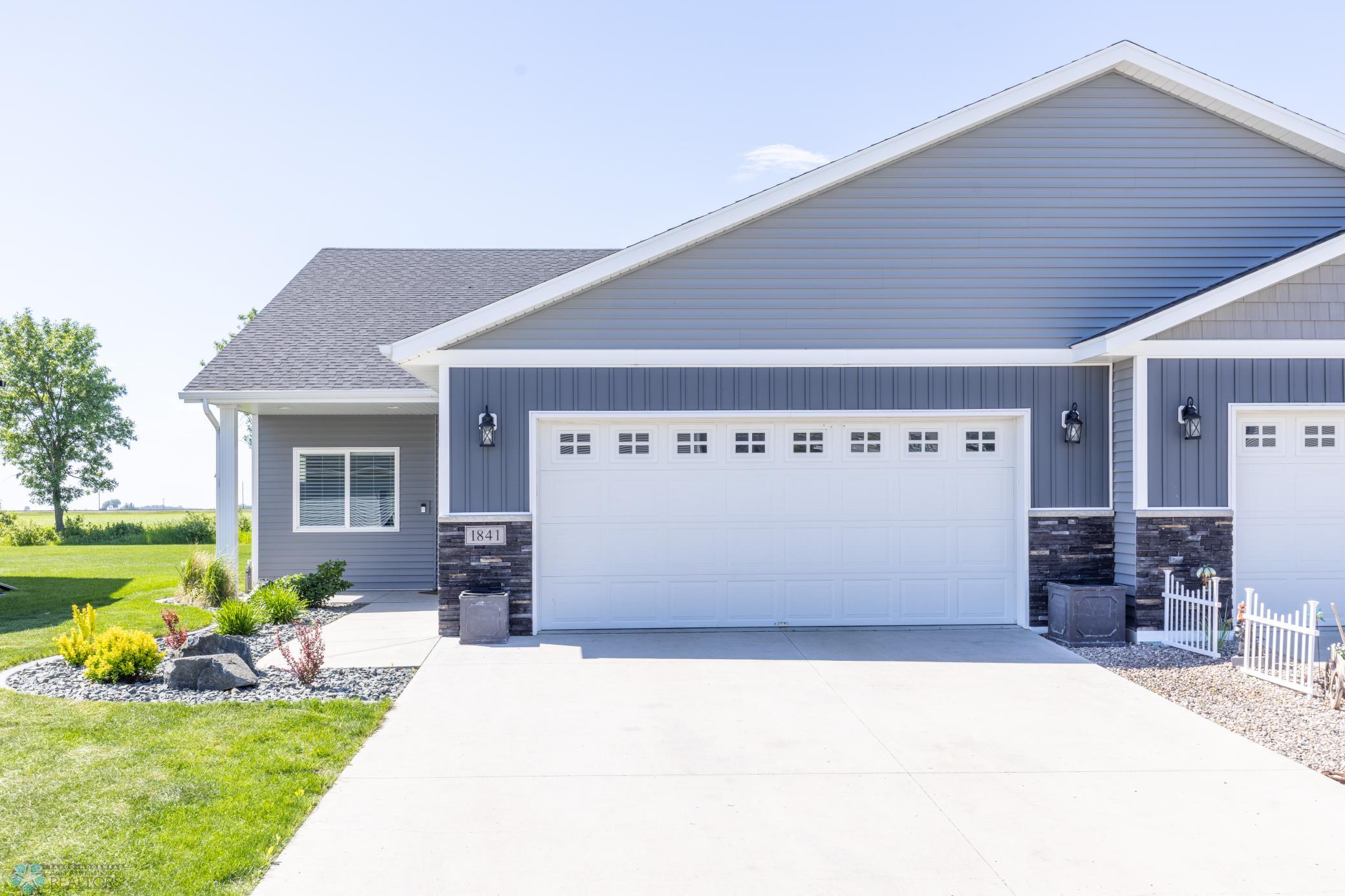 1841 46th Ave S Moorhead-2.jpg