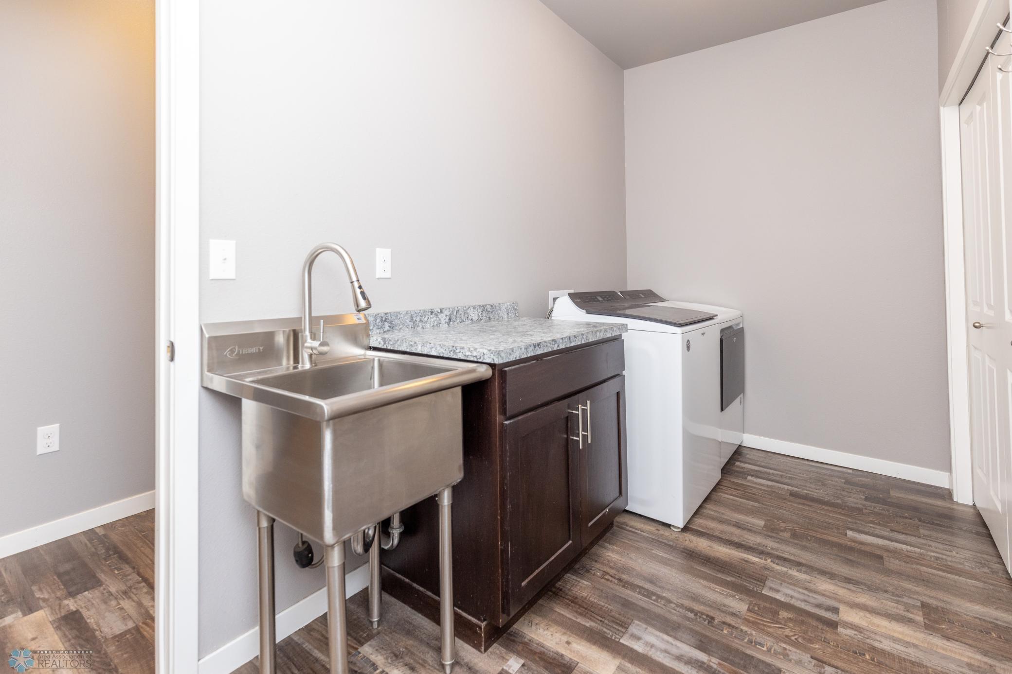 1841 46th Ave S Moorhead-17.jpg
