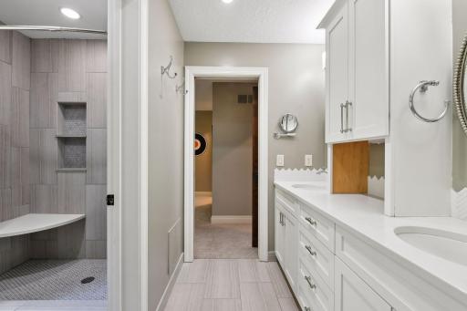 5035 Shenandoah Lane N, Minneapolis, MN 55446