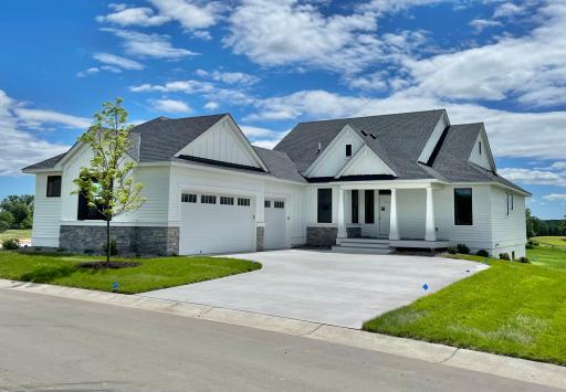 117 Spring Farm Road, North Oaks, MN 55127