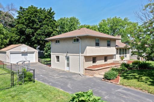 2095 Douglas Lane, Saint Paul, MN 55110