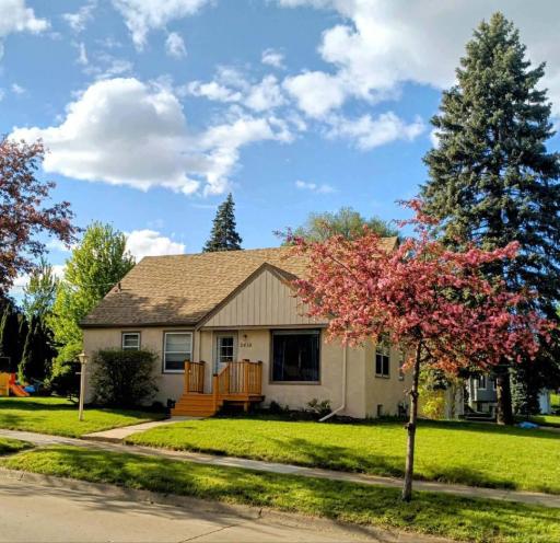 2419 19th Avenue NE, Minneapolis, MN 55418