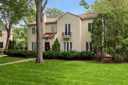 4617 Browndale is ready to welcome you home!