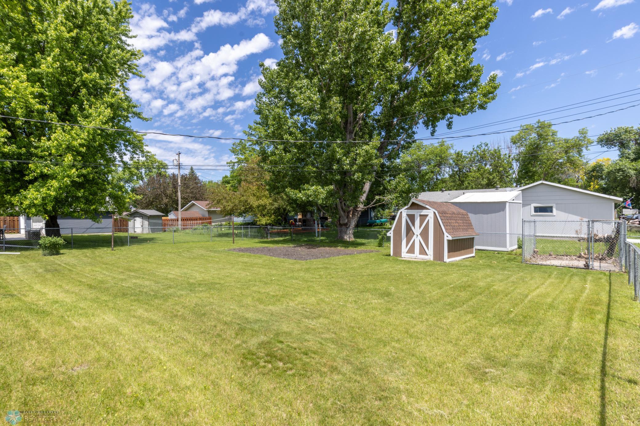 610 Appletree Lane mHD-7.jpg
