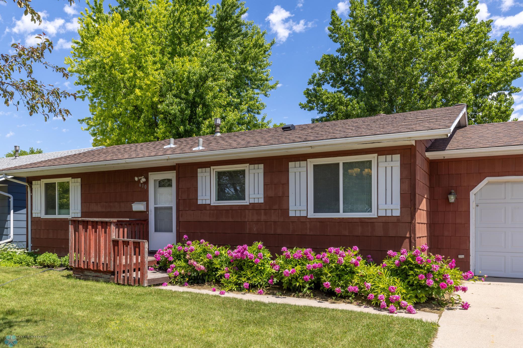 610 Appletree Lane mHD-6.jpg