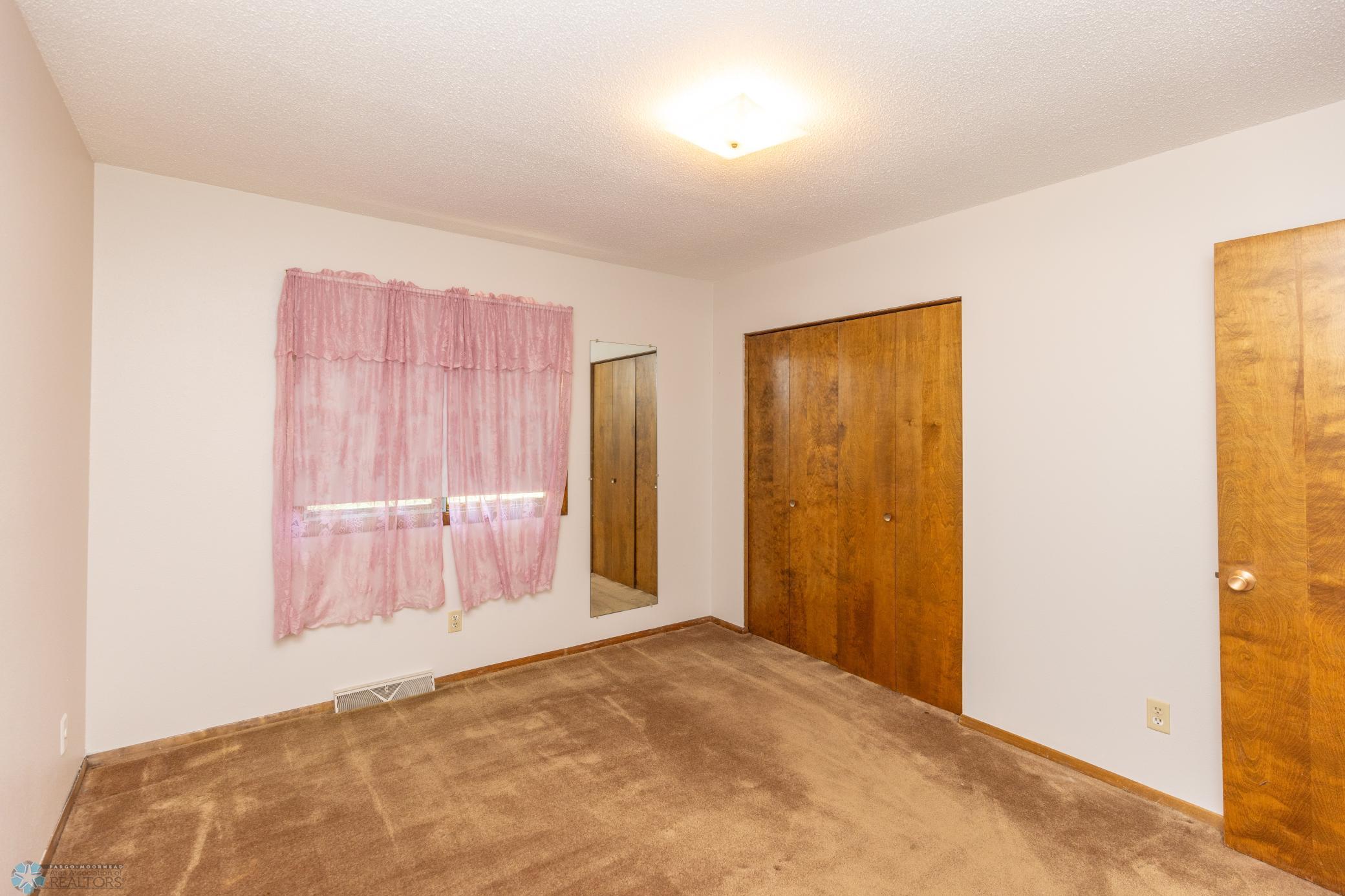 610 Appletree Lane mHD-25.jpg
