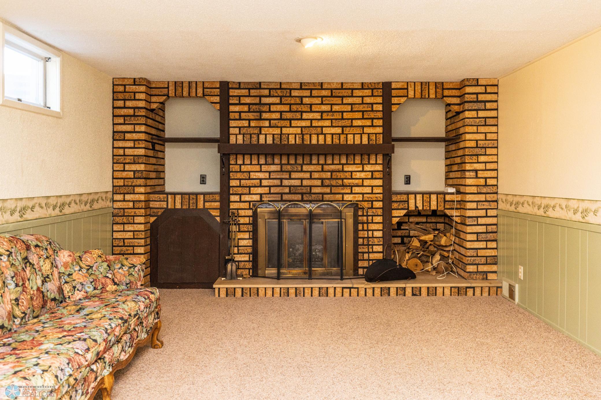 610 Appletree Lane mHD-30.jpg