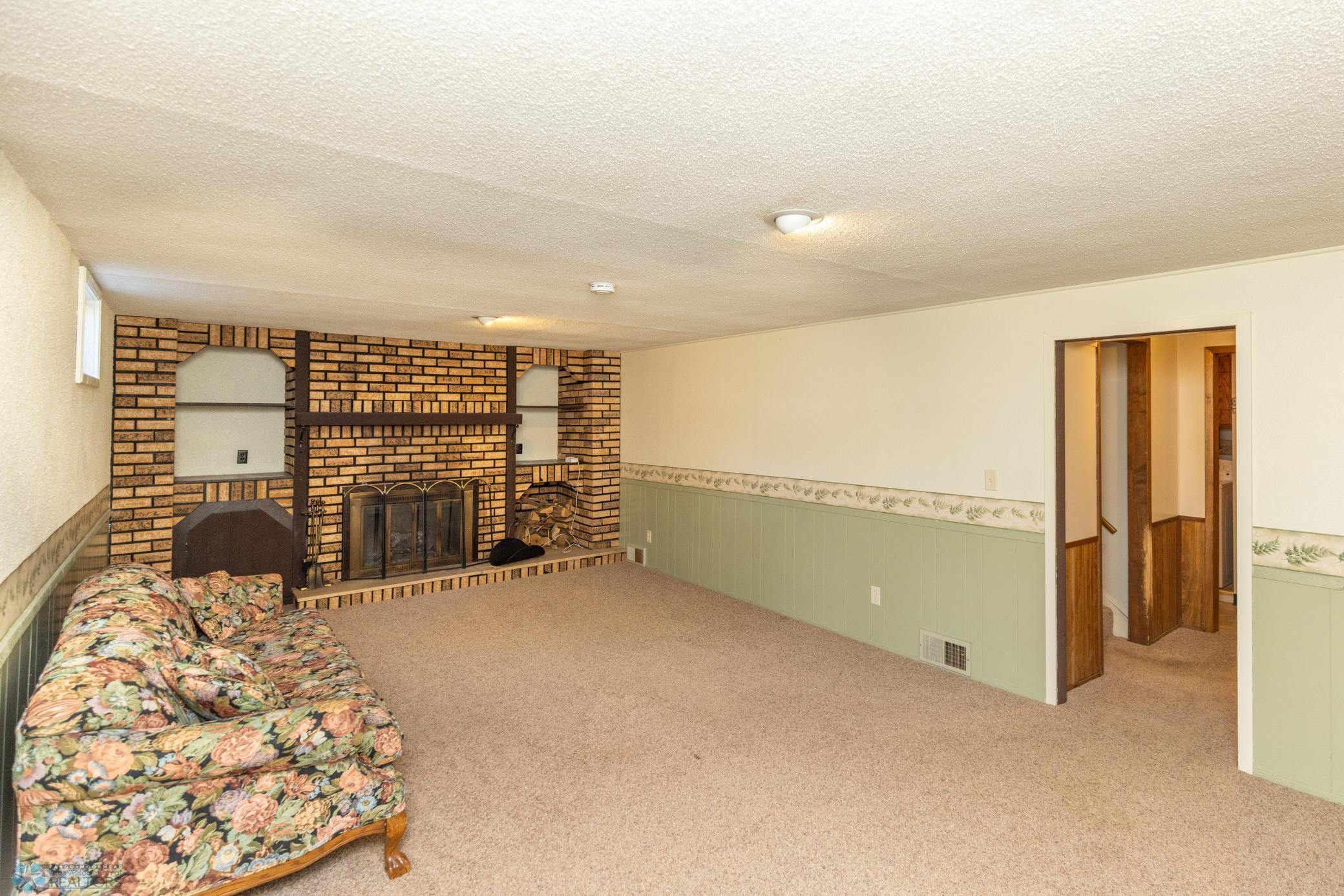 610 Appletree Lane mHD-29.jpg