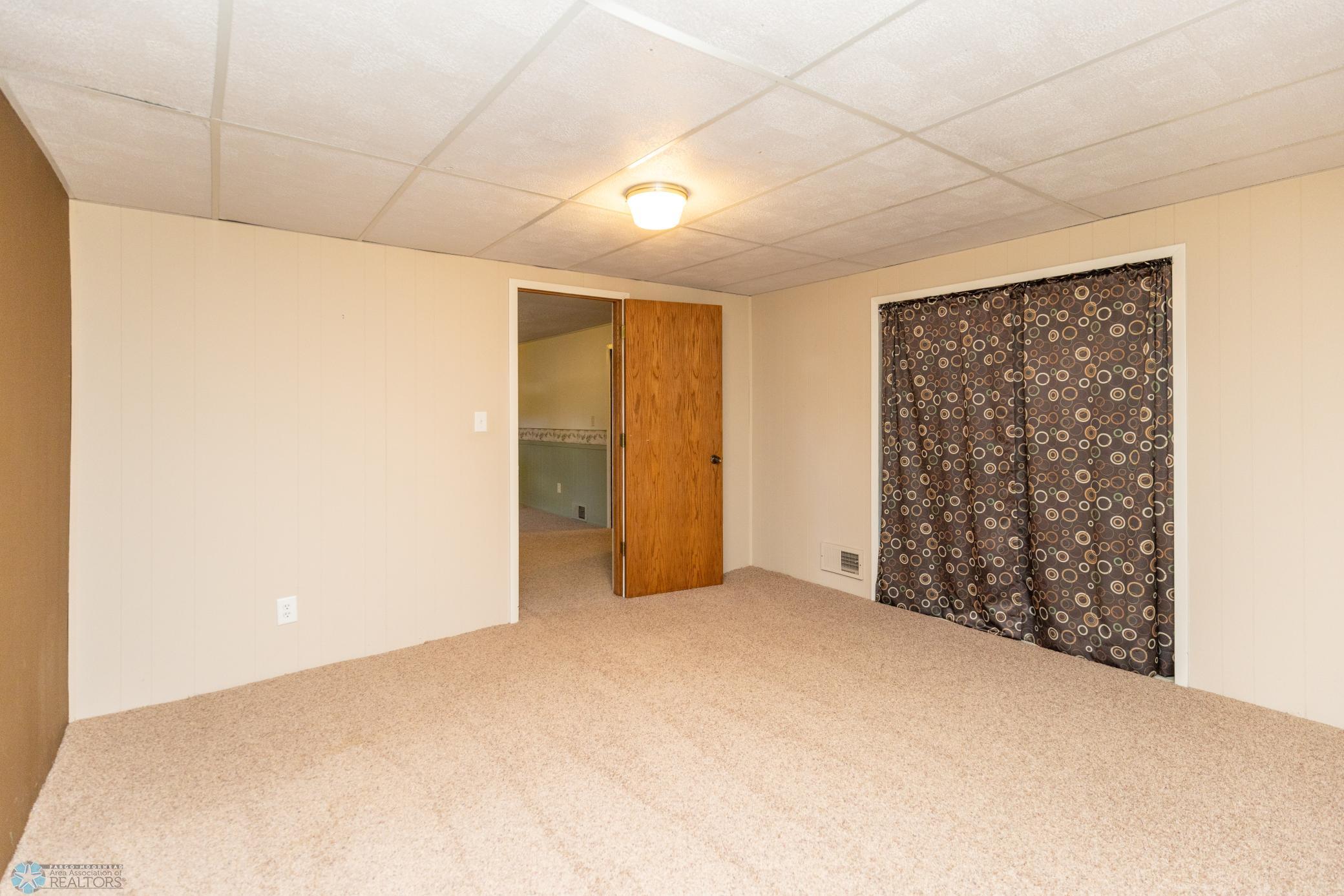 610 Appletree Lane mHD-32.jpg