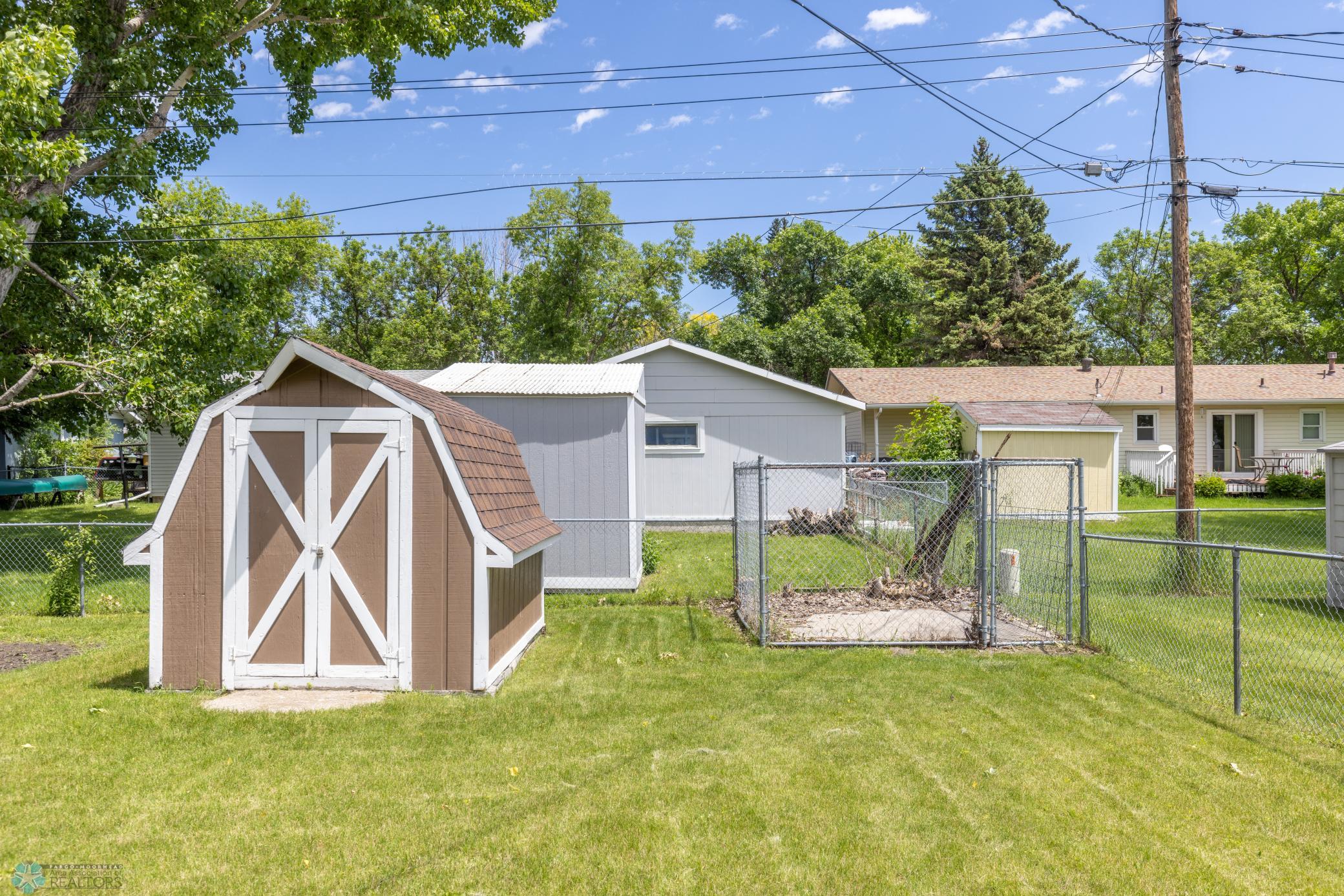 610 Appletree Lane mHD-11.jpg