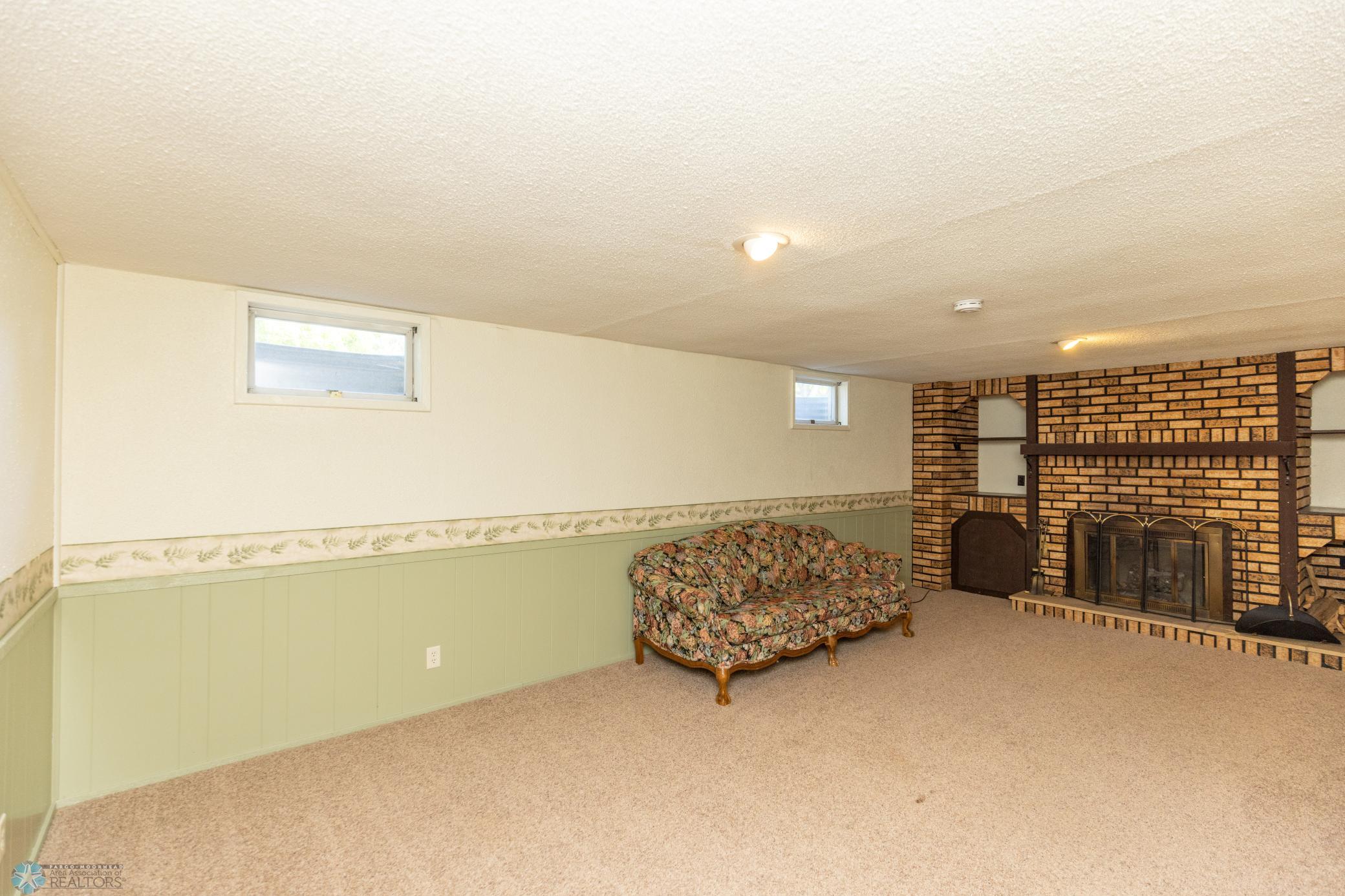 610 Appletree Lane mHD-28.jpg