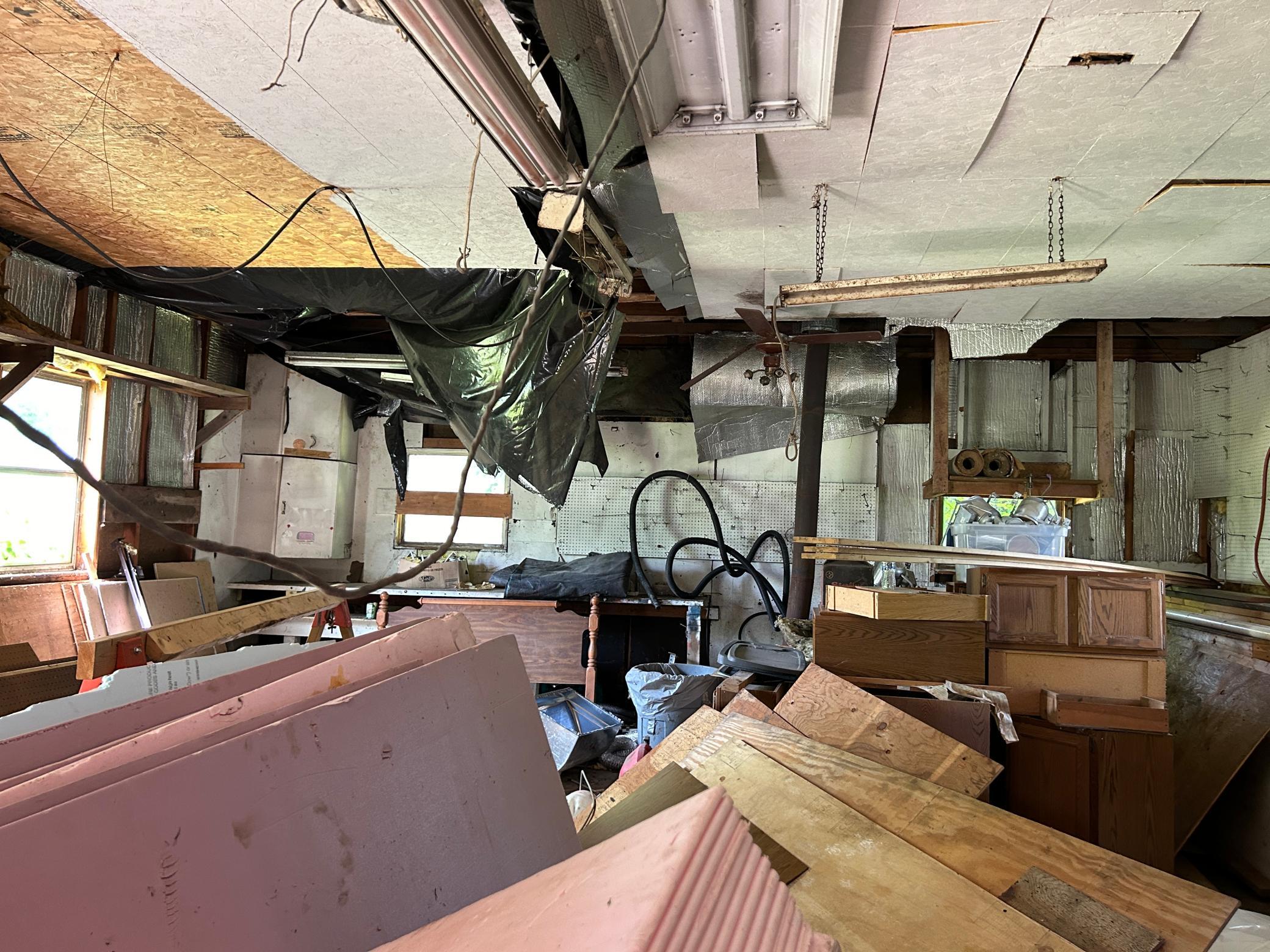 Detached Garage.JPG