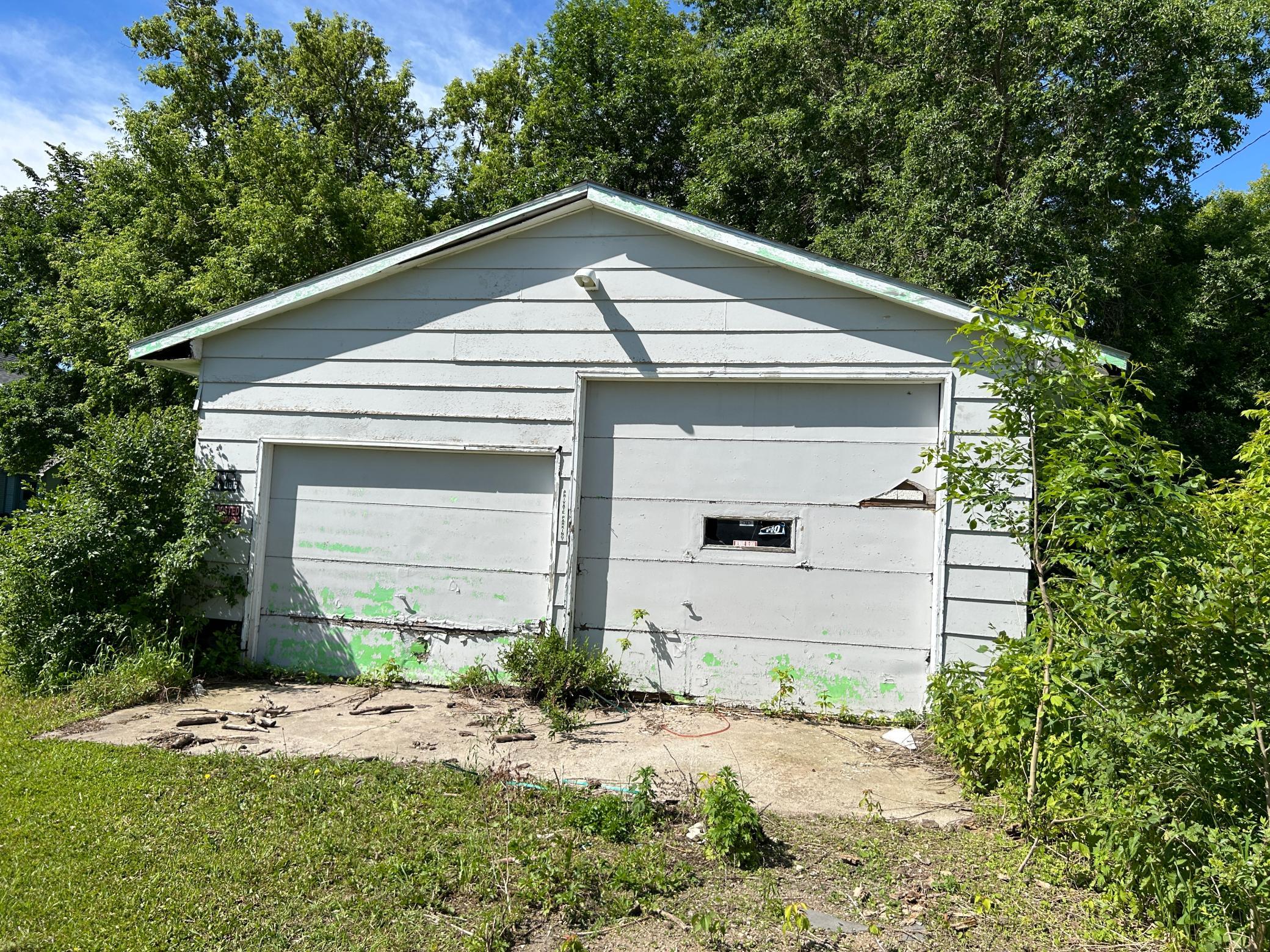 Garage.JPG