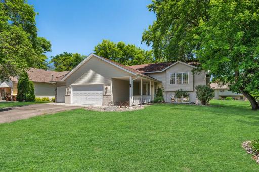4610 Parkwood Drive SE, Prior Lake, MN 55372