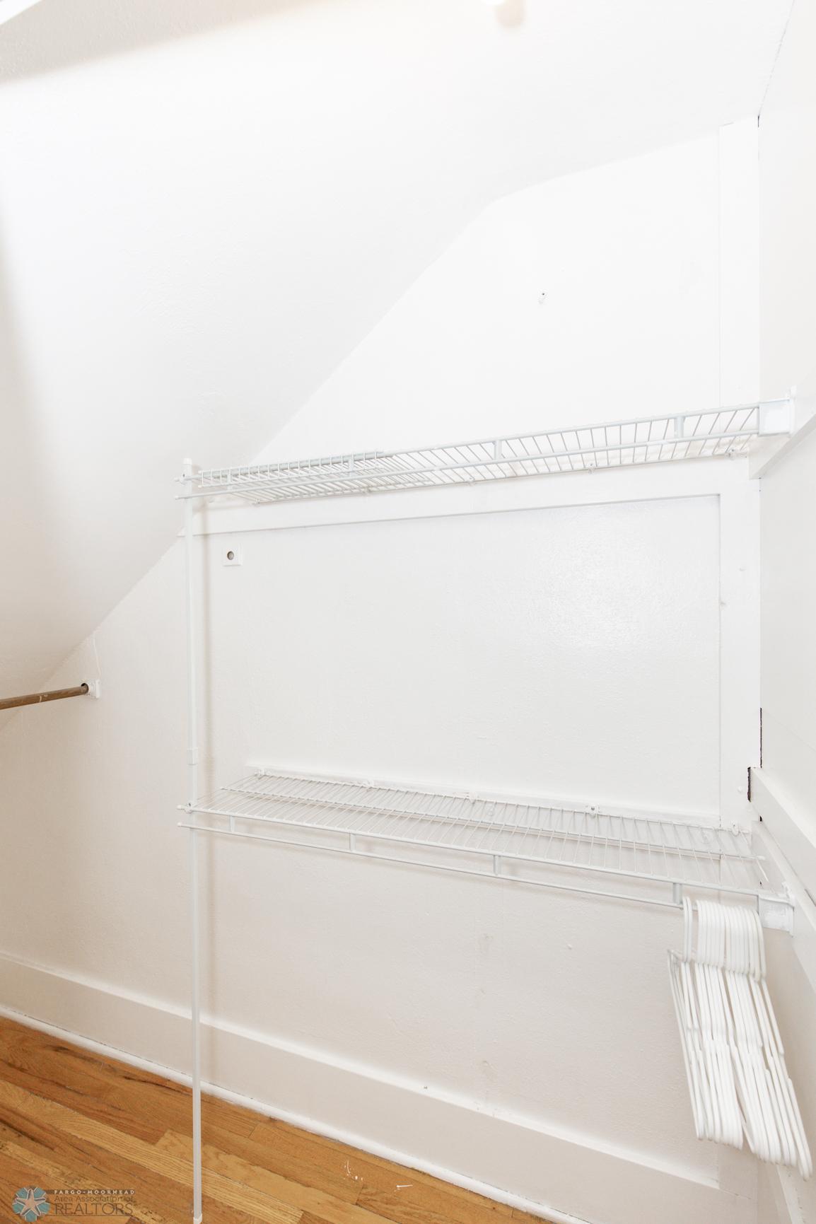 Closet in BR 1