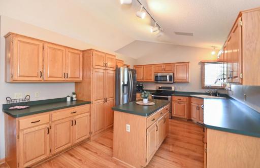 18140 82nd Place N, Maple Grove, MN 55311