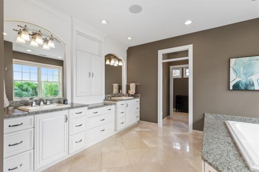 15406 Masons Pointe, Eden Prairie, MN 55347