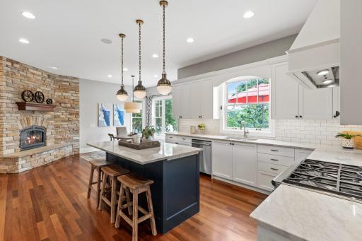 15406 Masons Pointe, Eden Prairie, MN 55347