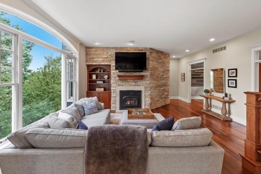 15406 Masons Pointe, Eden Prairie, MN 55347