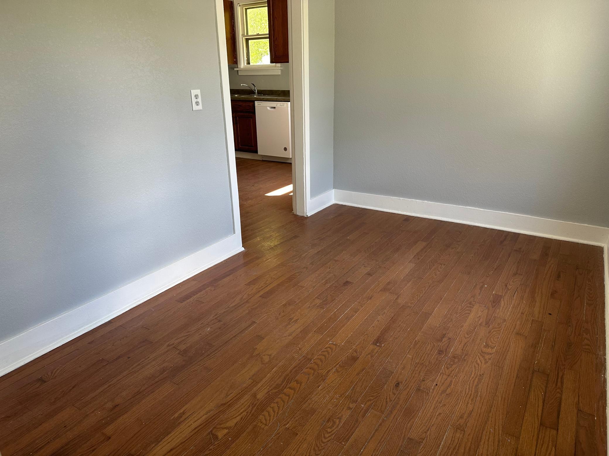 Dining room 2.jpg