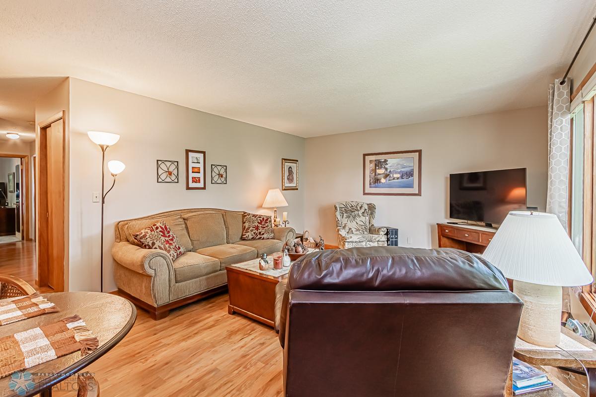 2302 19 1_2 St S, Moorhead, MN 56560-21.jpg