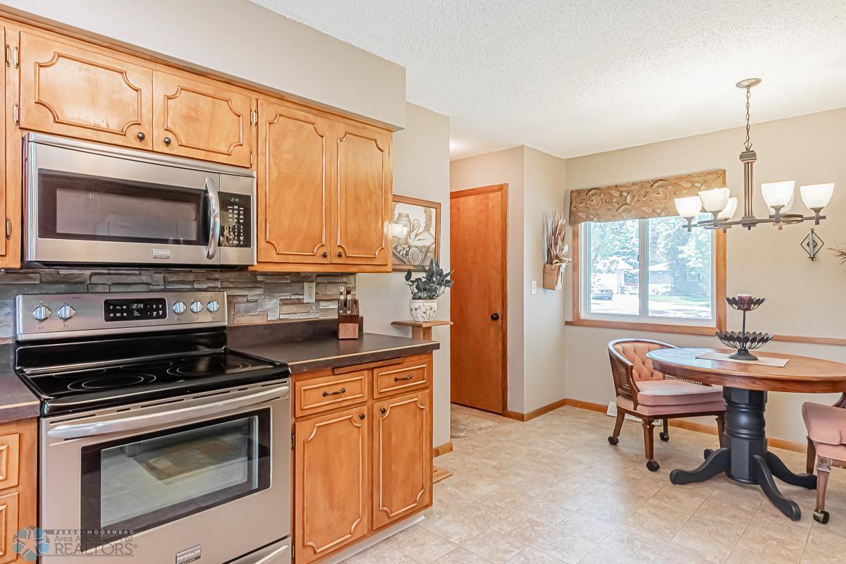 2302 19 1_2 St S, Moorhead, MN 56560-29.jpg