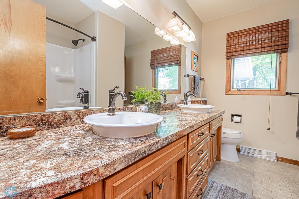 2302 19 1_2 St S, Moorhead, MN 56560-17.jpg