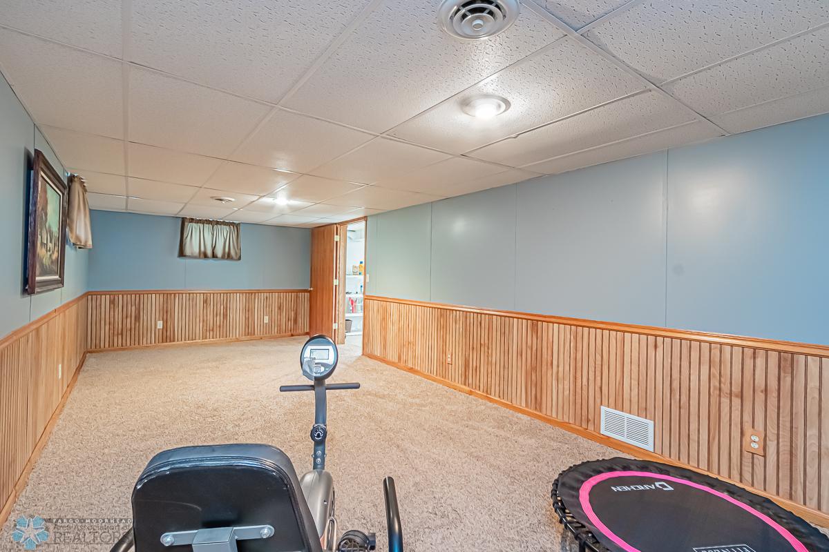 2302 19 1_2 St S, Moorhead, MN 56560-04.jpg
